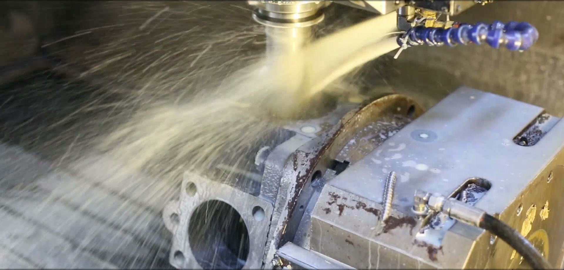 CNC machining of a hydraulic component with coolant